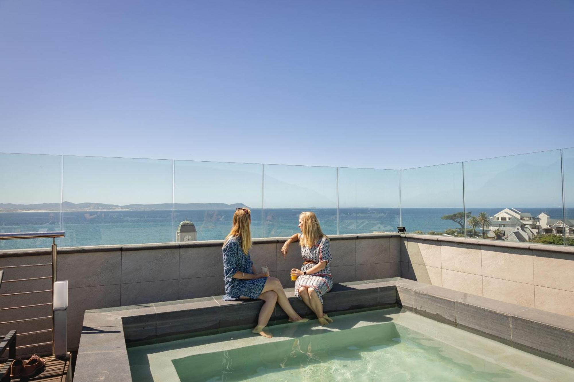 Hermanus Waterfront, Ocean Deluxe - Apartment 2 Екстериор снимка